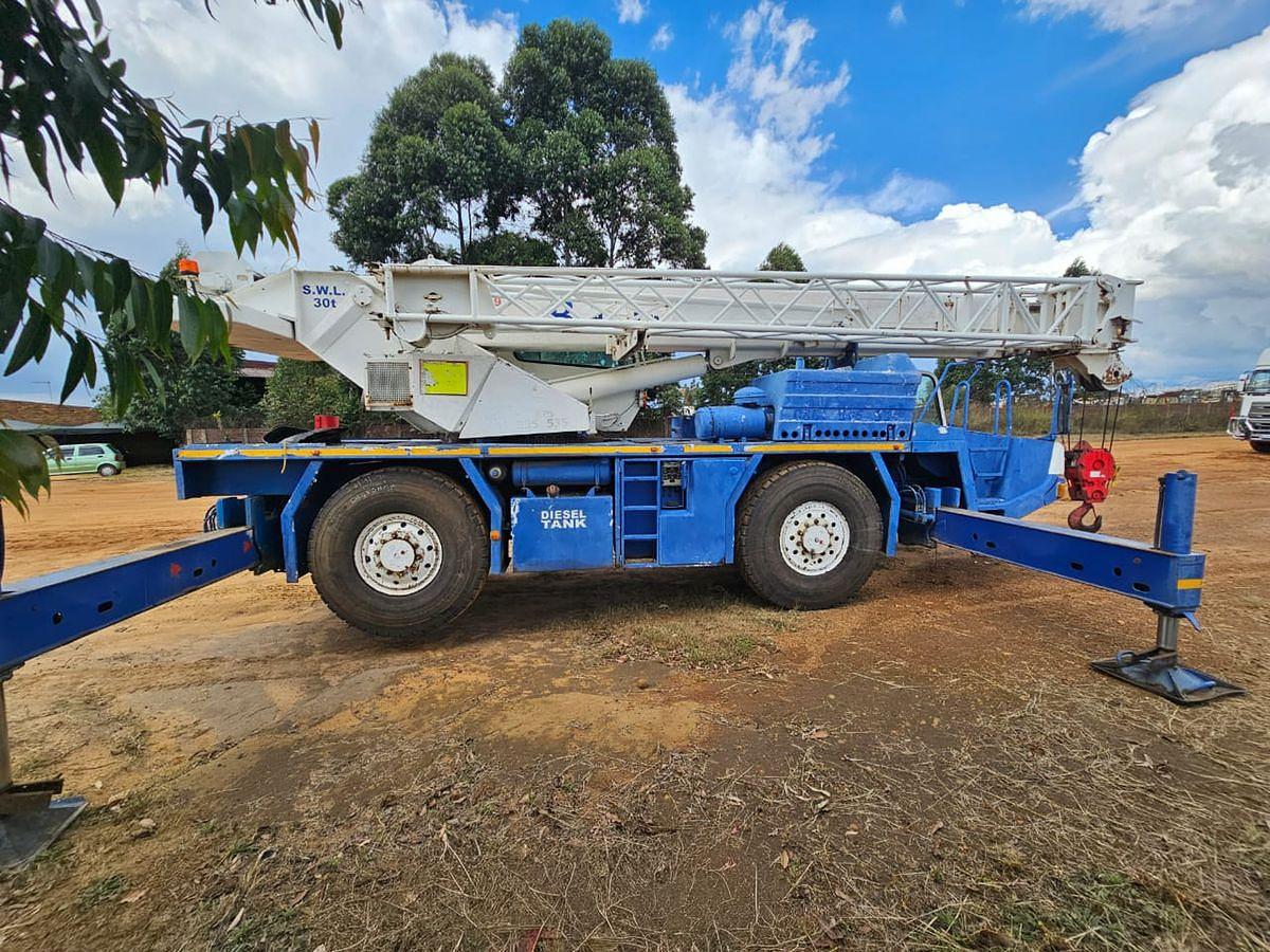 Used 30 TONNES CAPACITY FUAN CRANE - OPERATIONAL