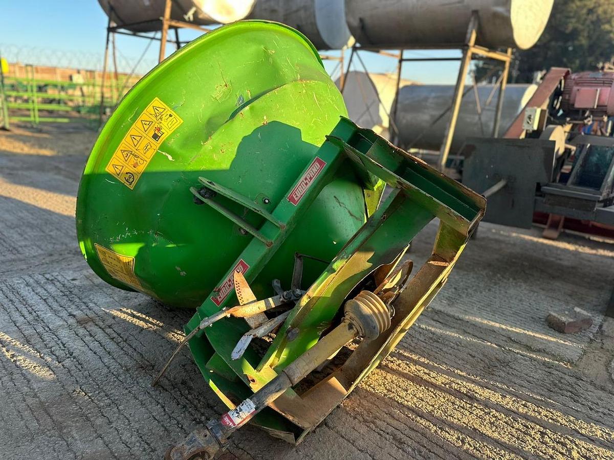 Used EUROSPAND FINE SEED SPREADER NOT TESTED)