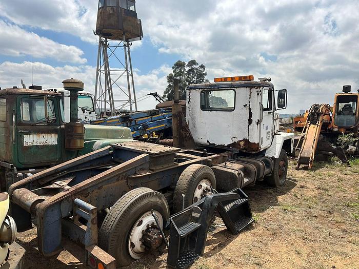 Used INTERNATIONAL PAYSTAR 5000 TRUCK 6X4 (NON-RUNNER)