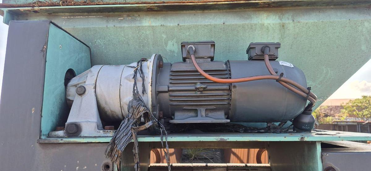 Used PILOT MODULAR BFH560 FEEDING BIN ON SKIDS 600MM CONVEYOR 3.5M