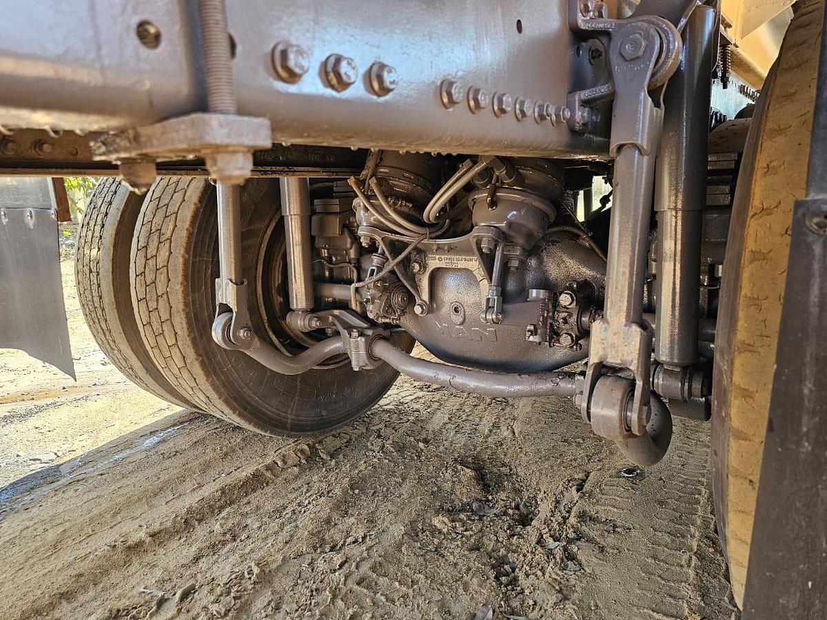 Used 18 000 LITRE WATER TRUCK