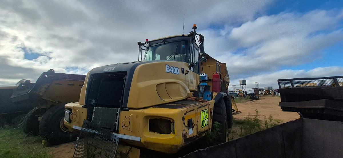 Used B40 D (STRIPPING FOR PARTS)