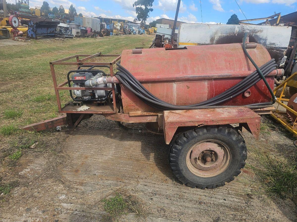 Used 1500 LITRE SINGLE AXLE WATER TANKER TRAILER
