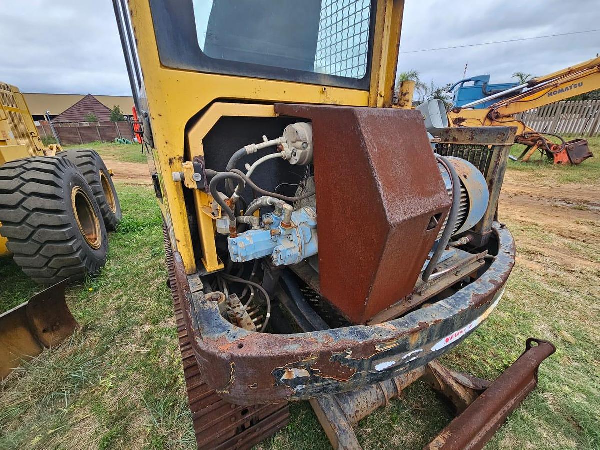 Used HYUNDAI ROBEX 55-7 EXCAVATOR