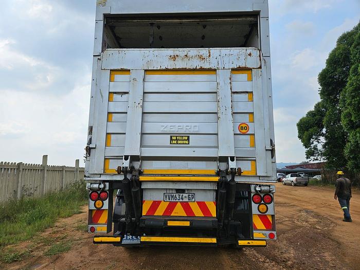 Used SERCO DOUBLE AXLE ISOLATED BODY TRAILER WITH RAVIOLI TAIL LIFT