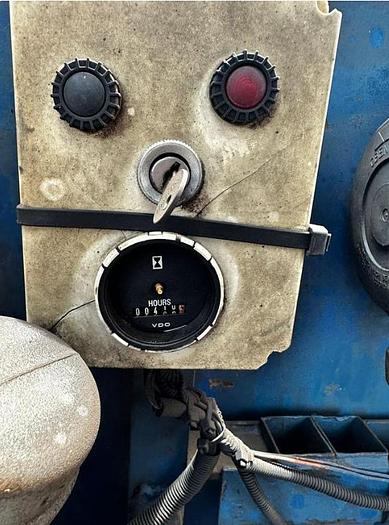 Used 1 X TRI-AXLE FLAT DECK TRAILER WITH KENNIS 3.2 TON DIESEL POWERED BRICK CRANE & GRAB (TRUCK NOT INCLUDED)