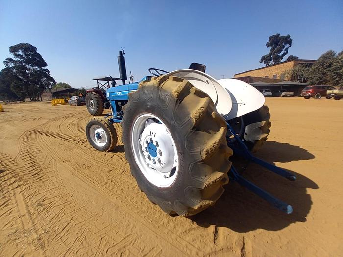 Used FORD 2610 TRACTOR (RUNNER)