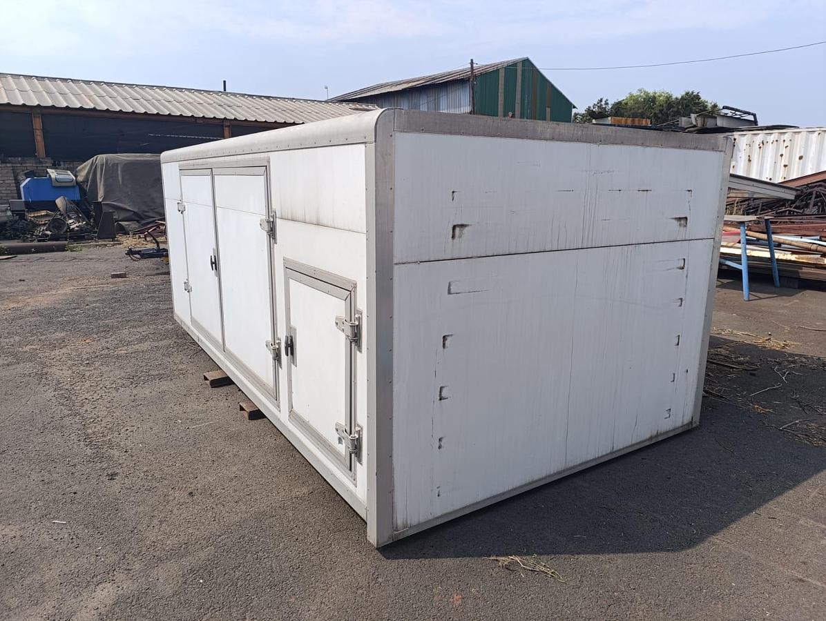 Used UD TRUCK FRIDGE WITH FOUR (4) SEPERATE FRIDGE COMPARTMENTS - GOOD CONDITION