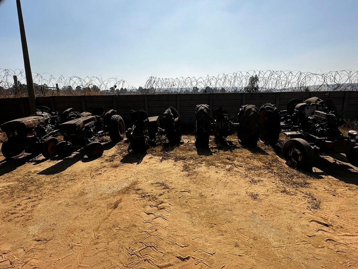 Used SCRAP ANTIQUE TRACTORS (STRIPPING FOR SPARES)