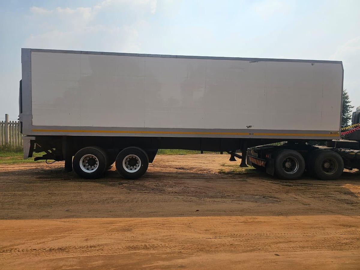 Used HENRED FRUEHAUF INSULATED TRUCK TRAILER - OPERATIONAL - WITH NATIS - TRUCK NOT INCLUDED