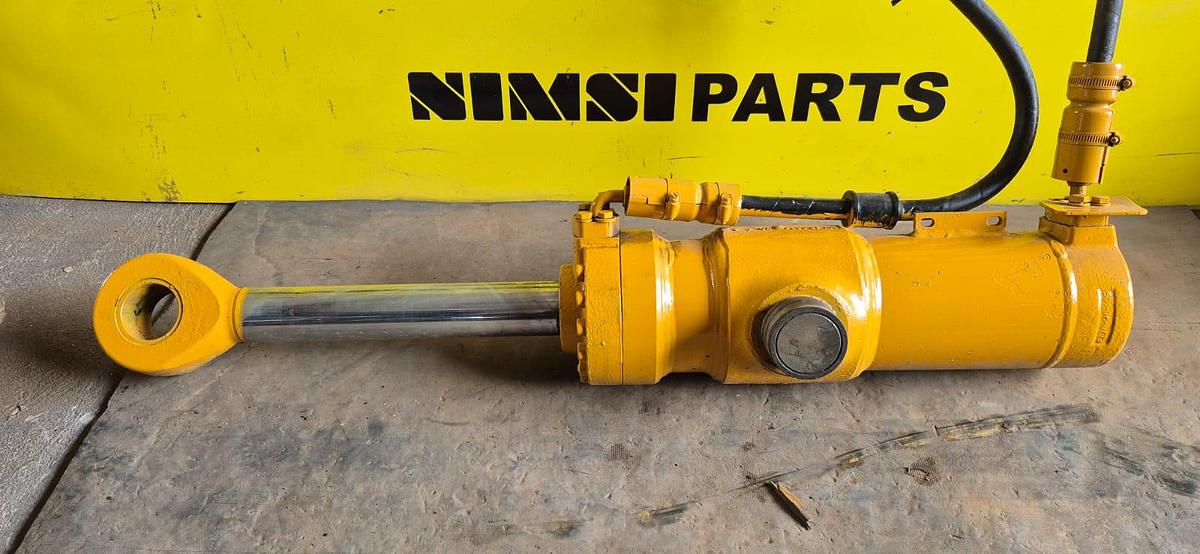 Used CAT D6R RIPPER CYLINDER (USED)