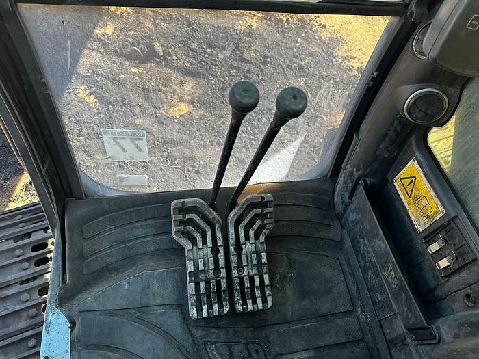 Used  JCB JS200SC EXCAVATOR (NON-RUNNER)