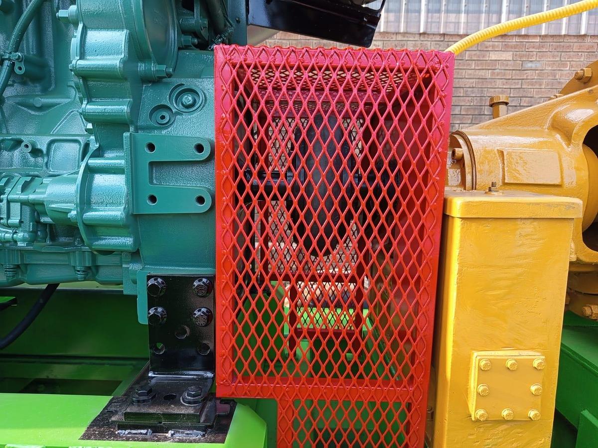 Used WATER PUMP ON A TRAILER WITH VOLVO ENGINE (BATTERIES NOT INCLUDED)