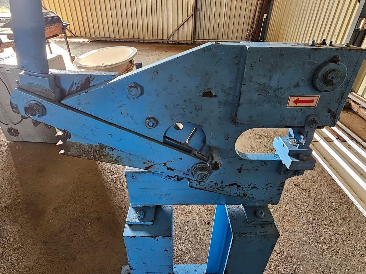 Used INDUSTRIAL MULTI CUTTER