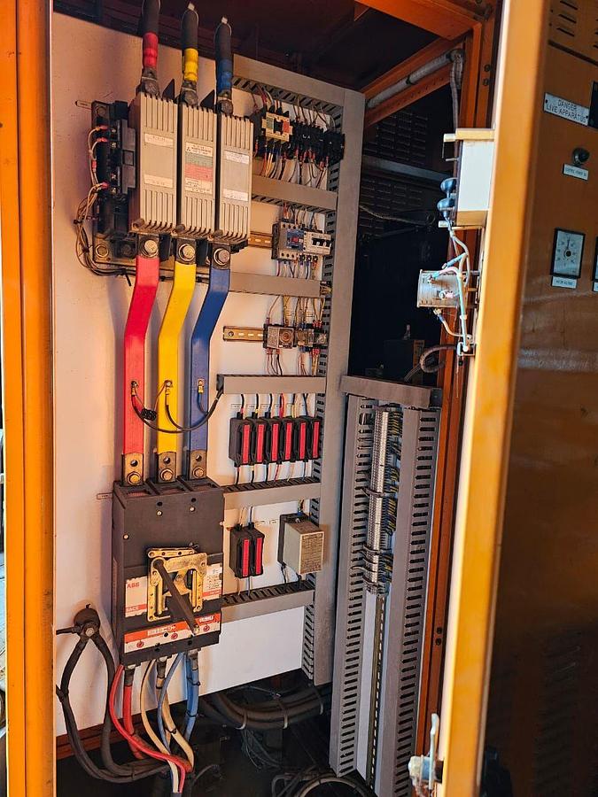 Used BROWN BOVERI ELECTRICAL DISTRIBUTION BOARD / INDEPENDENT SWITCHBOARD