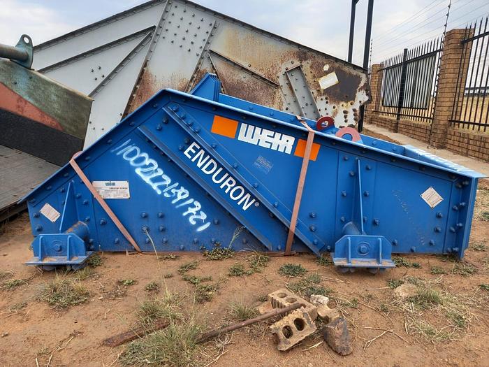 Used WEIR VIBRATING SCREEN WITH 2 X 2.3 KW DELTECH VIBRATING MOTORS (NOT TESTED)