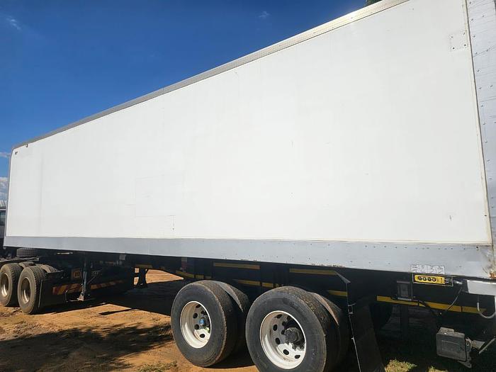 Used SERCO DOUBLE AXLE INSOLATED BODY TRAILER WITH RAVIOLI TAIL LIFT