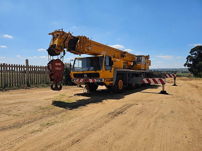 Used KRUPP KMK 5120 ALL TERRAIN 120 TON CRANE (RUNNER)