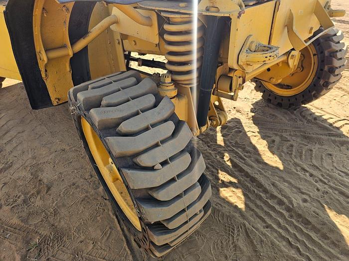 Used BELL TRACTOR (RUNNER)