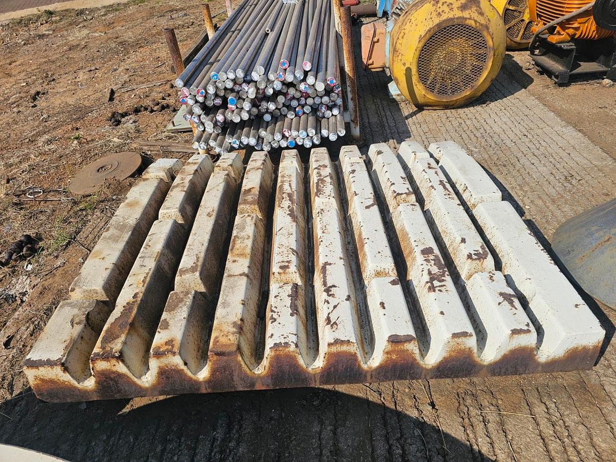 Used JAW CRUSHER PLATE