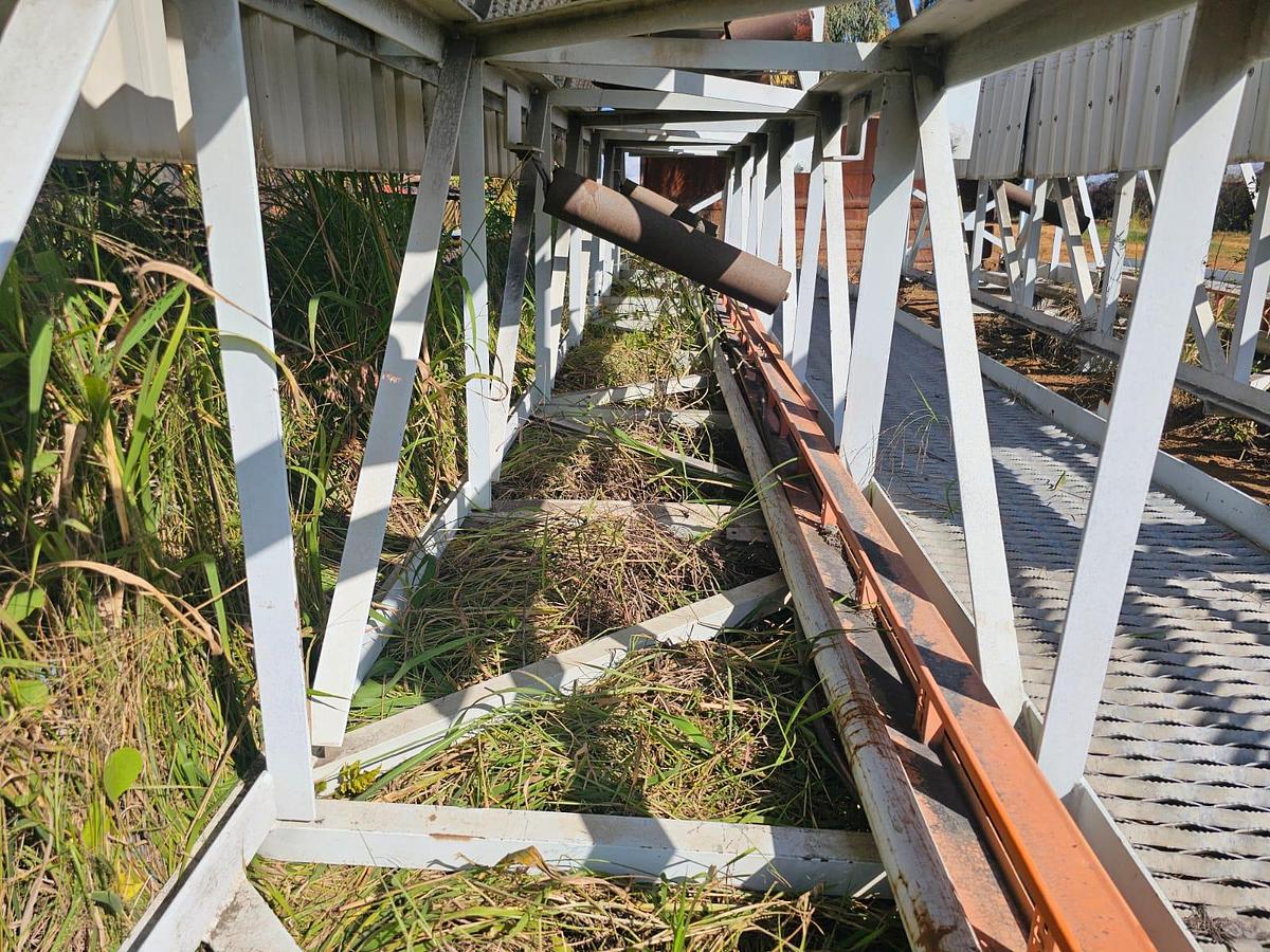 Used 1050 MM CONVEYOR STRUCTURE WITH ROOF (USED)