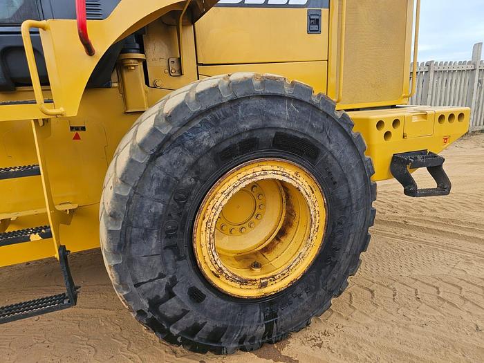 Used BELL L1806E FRONT END LOADER (RUNNER)