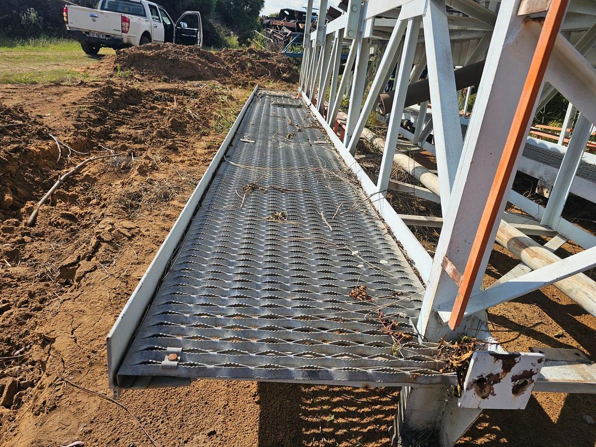 Used 1050 MM CONVEYOR STRUCTURE WITH ROOF