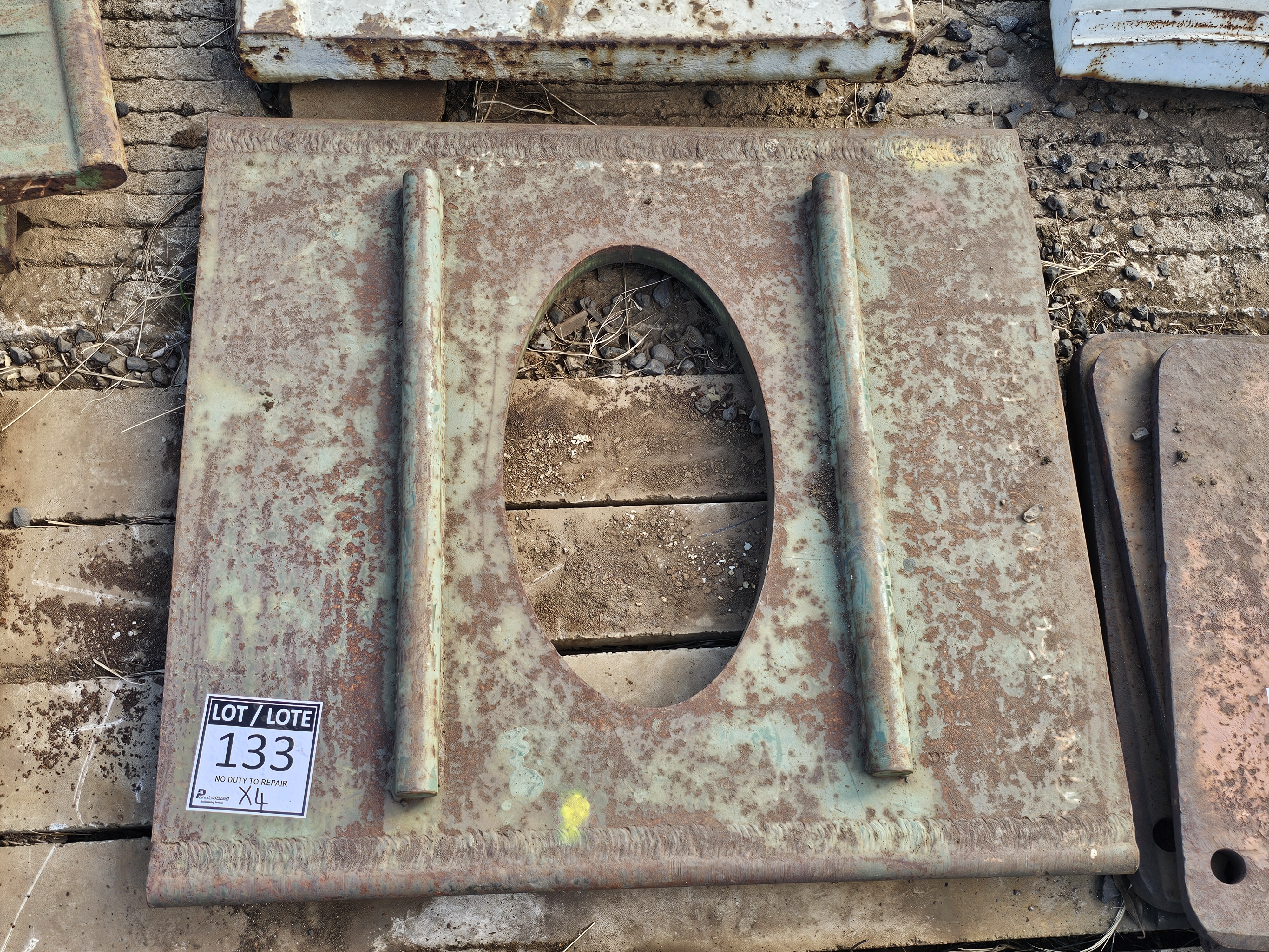 Used CRUSHER PLATES