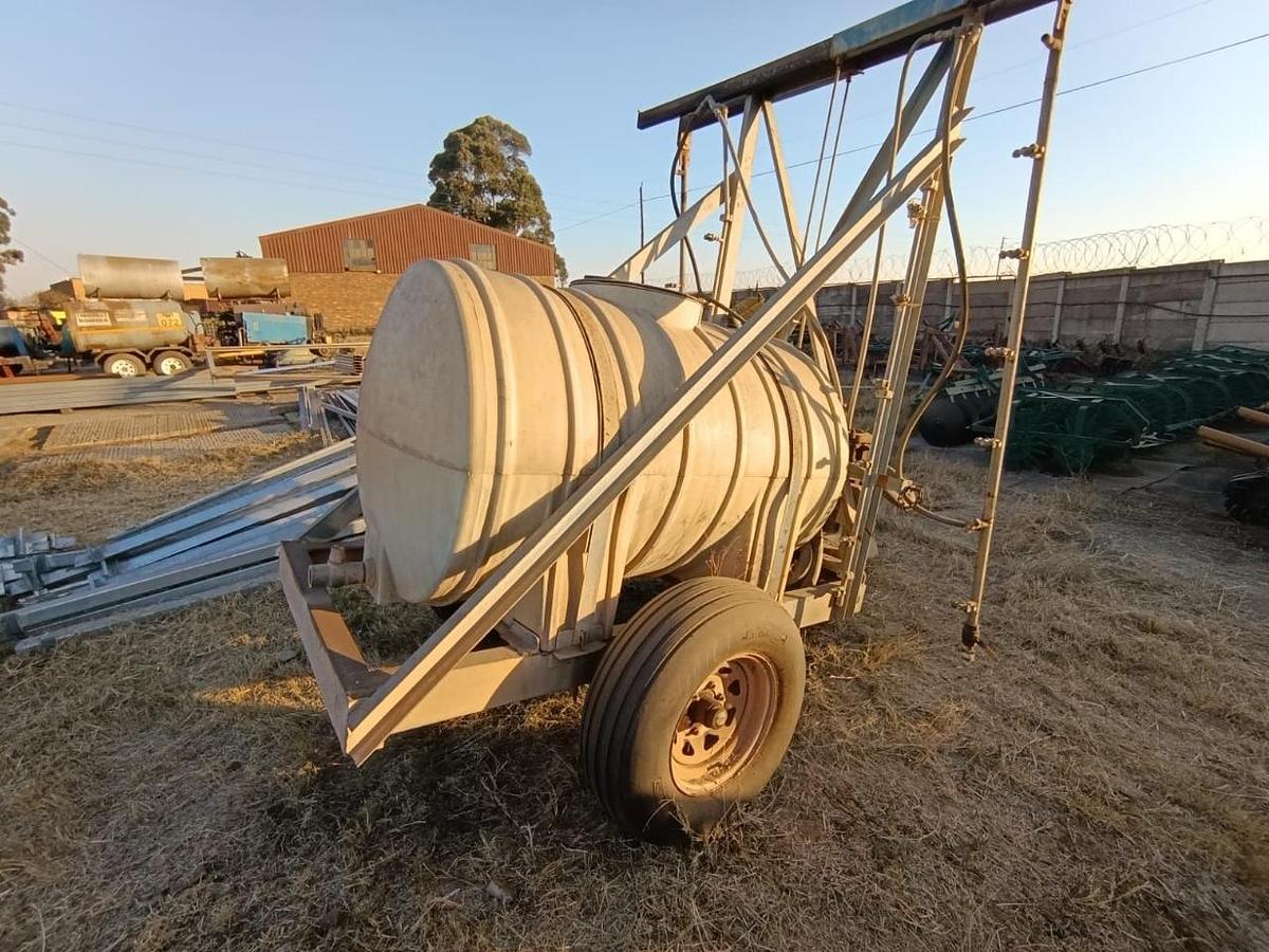 Used CROP SPRAYER COMPLETE WITH PTO PUMP - GOOD CONDITION
