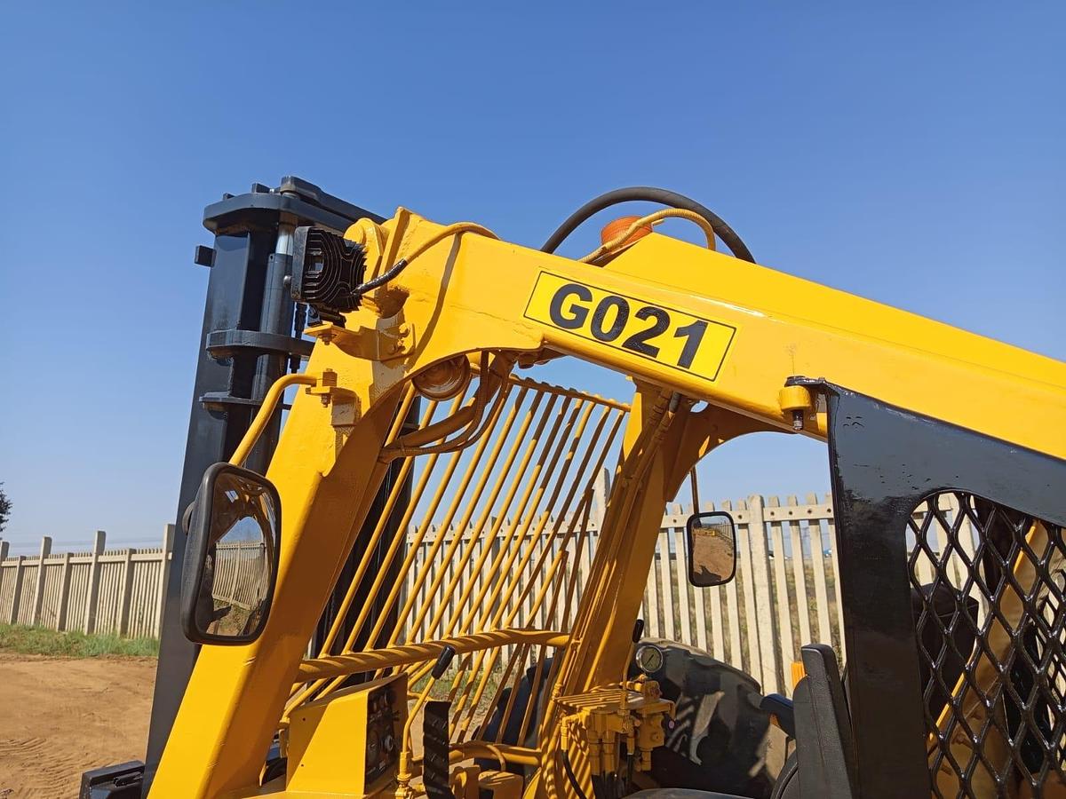 Used BELL 120 SUPER 2.75 TON ROUGH TERRAIN FORKLIFT(USED CONDITION)