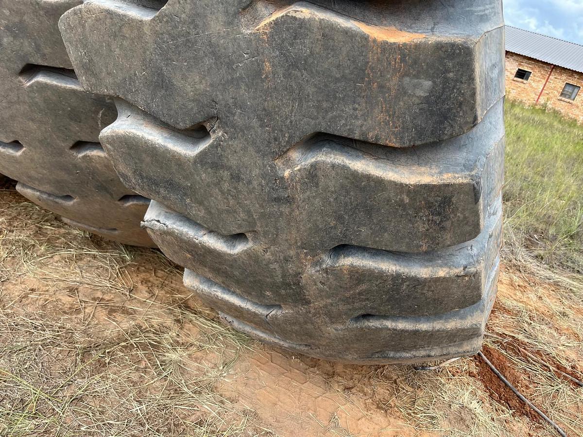 Used MIXED BRIDGESTONE EARTHMOVING TYRES - USED CONDITION