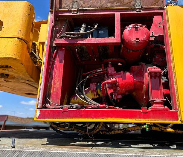 Used KRUPP KMK 5120 ALL TERRAIN 120 TON CRANE (RUNNER)