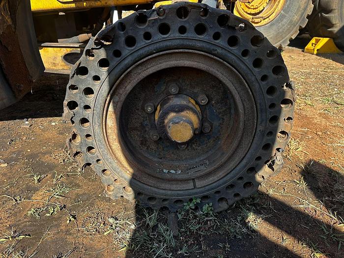 Used BELL TRACTOR (RUNNER)