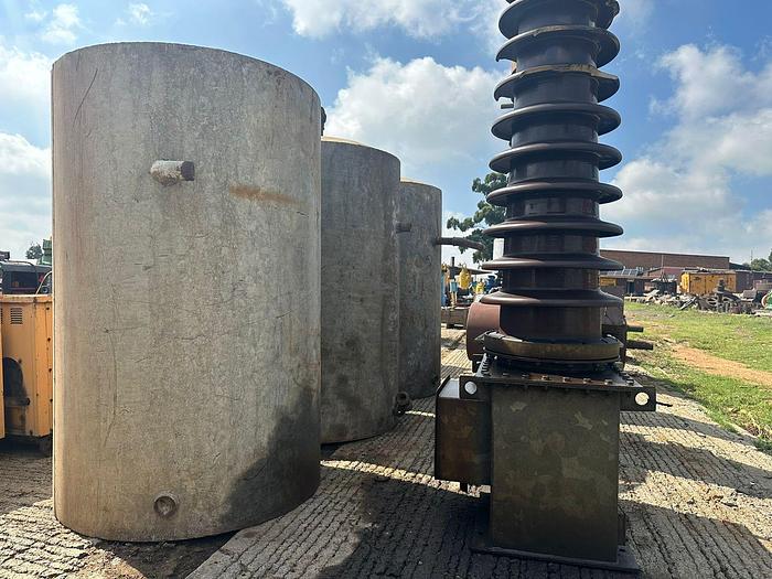 Used 1 100 LITRE GALVANIZED TANKS (NOT TESTED)