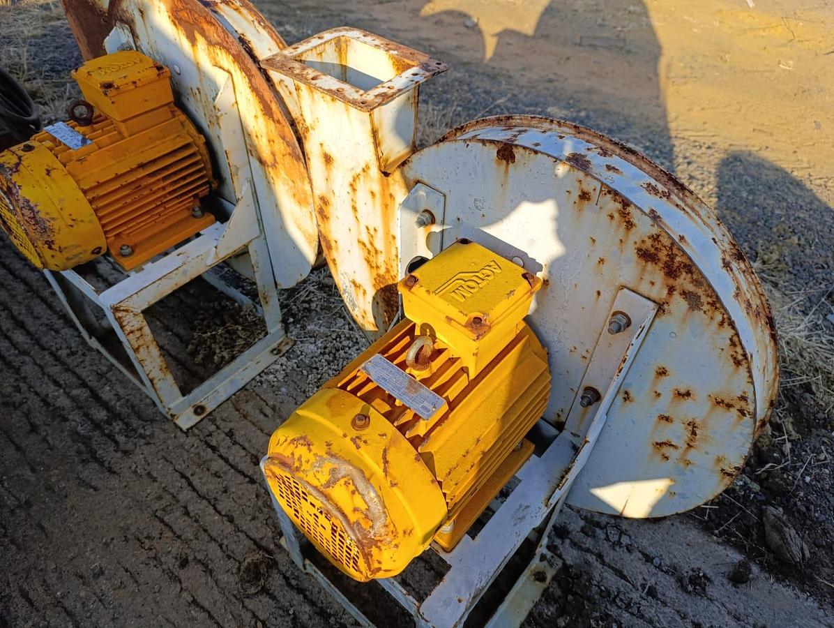Used INDUSTRIAL FAN WITH ELECTRIC MOTOR