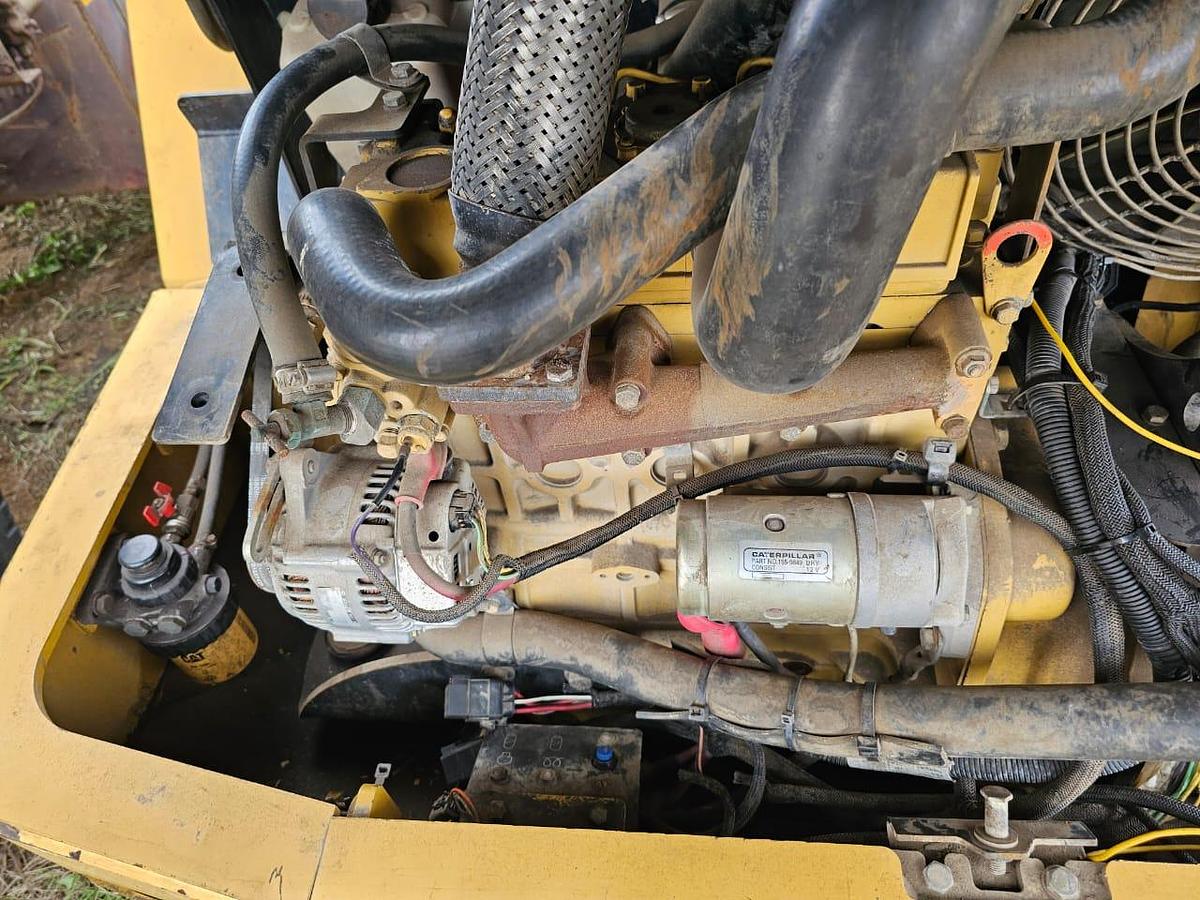 Used CATERPILLAR 902 WHEEL LOADER