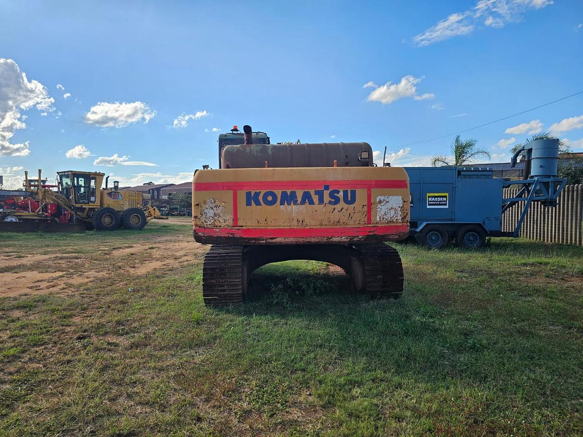Used KOMATSU TRACKED EXCAVATOR