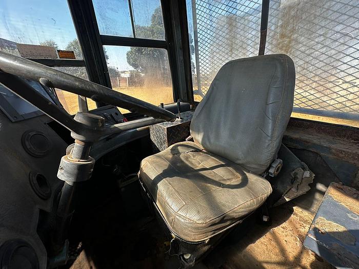 Used BELL TRACTOR (RUNNER)