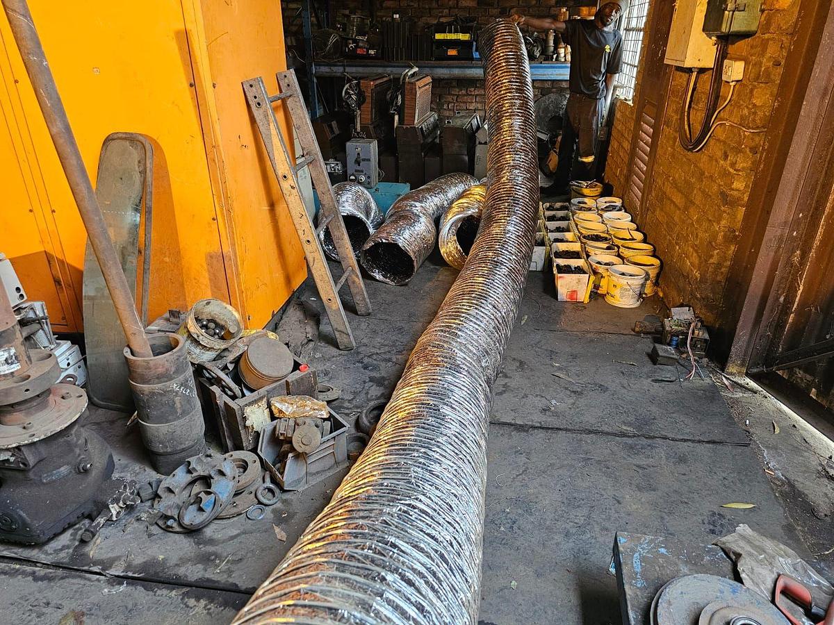 Used 4 DRYER VENT FLEXIBLE HOSE PVC ALUMINUM FOIL DUCTING DRYER