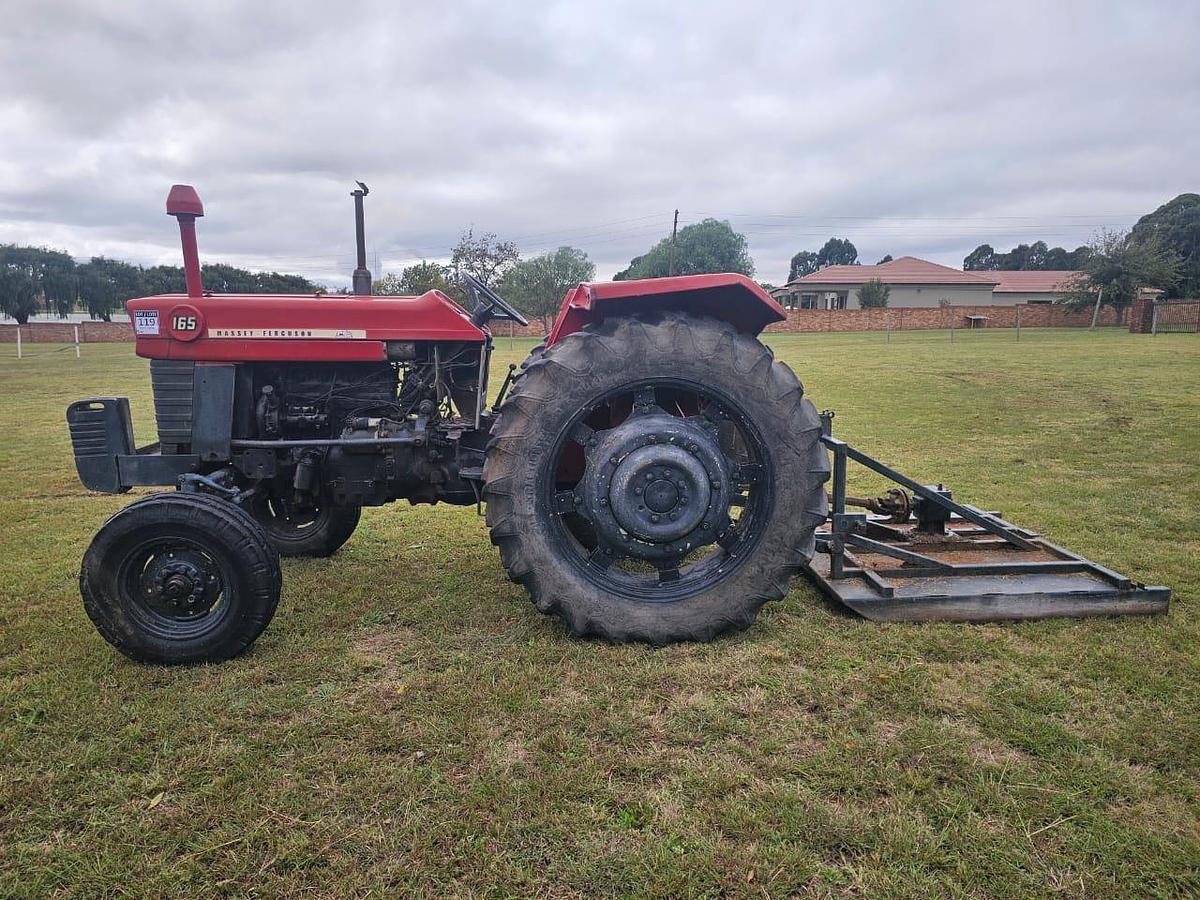 Used MASSEY FURGESON TRACTOR WITH SLASHER - OPERATIONAL