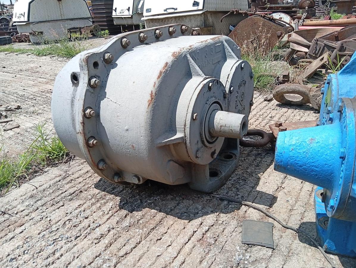 Used ALLIS-CHALMERS NO. 3-3 VIBRATING SCREEN MECHANISM (EXCITER)