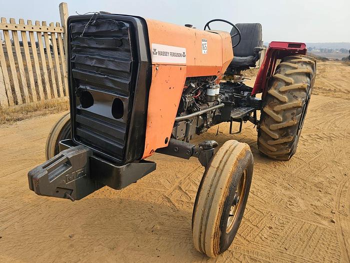 Used MASSEY FERGUSON TRACTOR (RUNNER)