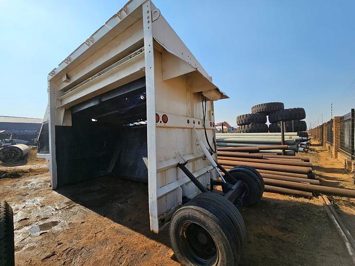 Used DIESEL MOTOR HYDRAULIC MOBILE VIBRATING SCREEN (OPERATIONAL)