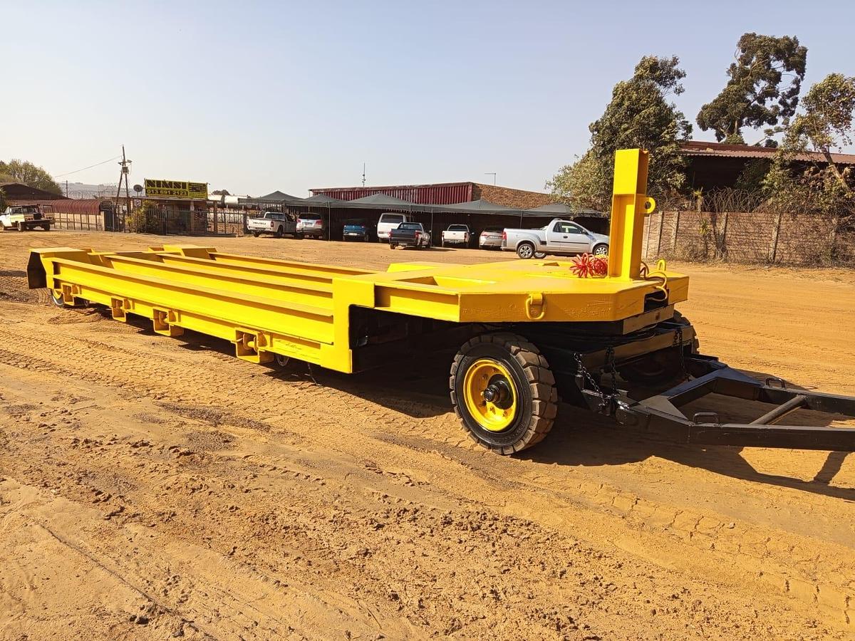Used LOW BED TRAILER 2.5M X 8.35M (USED)