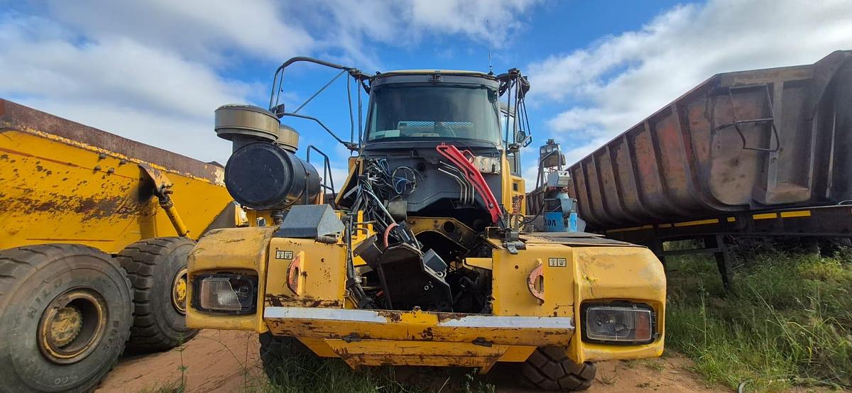 Used B40D (STRIPPING FOR PARTS)