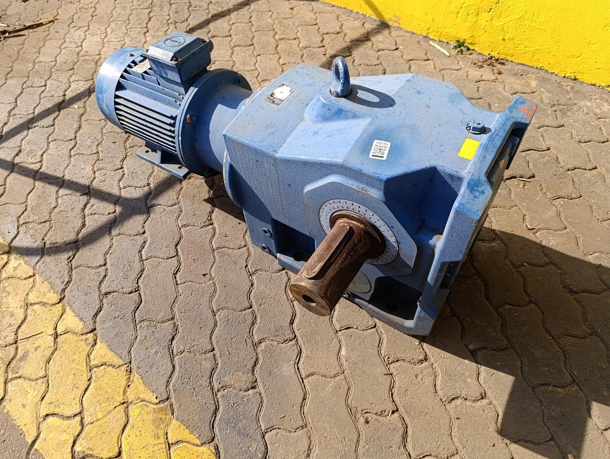 Used POWERPACK GEARBOX WITH ELECTRIC MOTOR 5.5KW