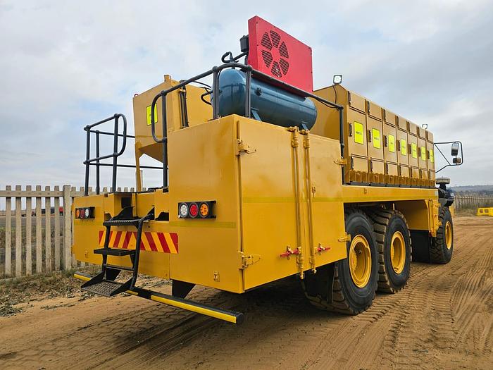 Used BELL B25D 6X6 FULLY EQUIPPED ARTICULATED SERVICE TRUCK/UNIT (RUNNER)