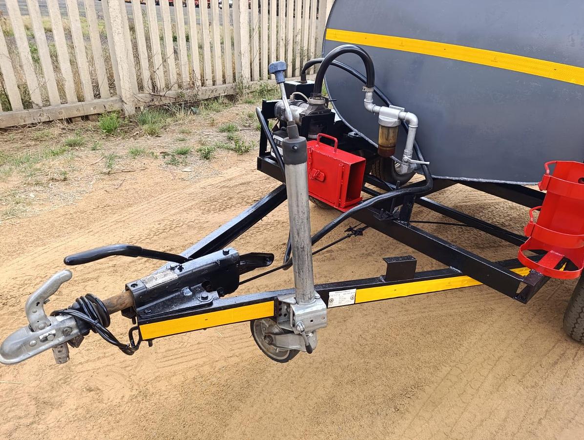 Used HEAVY DUTY 2500 LITRE DIESEL BOWSER TRAILER WITH PUMP & METER- USED CONDITION