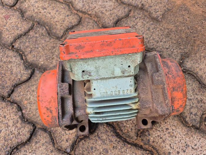 Used 0.20KW VIBRATING MOTOR