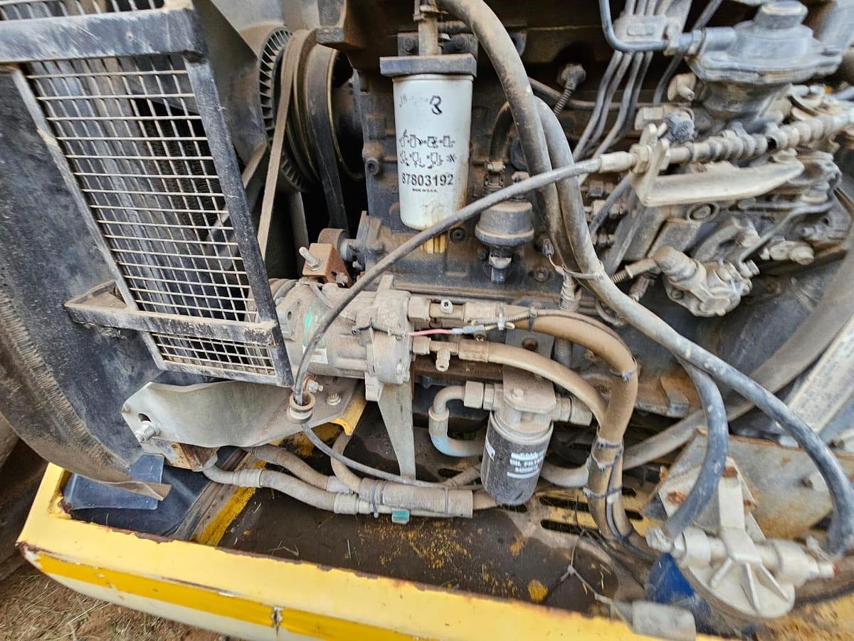 Used NEW HOLLAND LM1445 TELEHANDLER